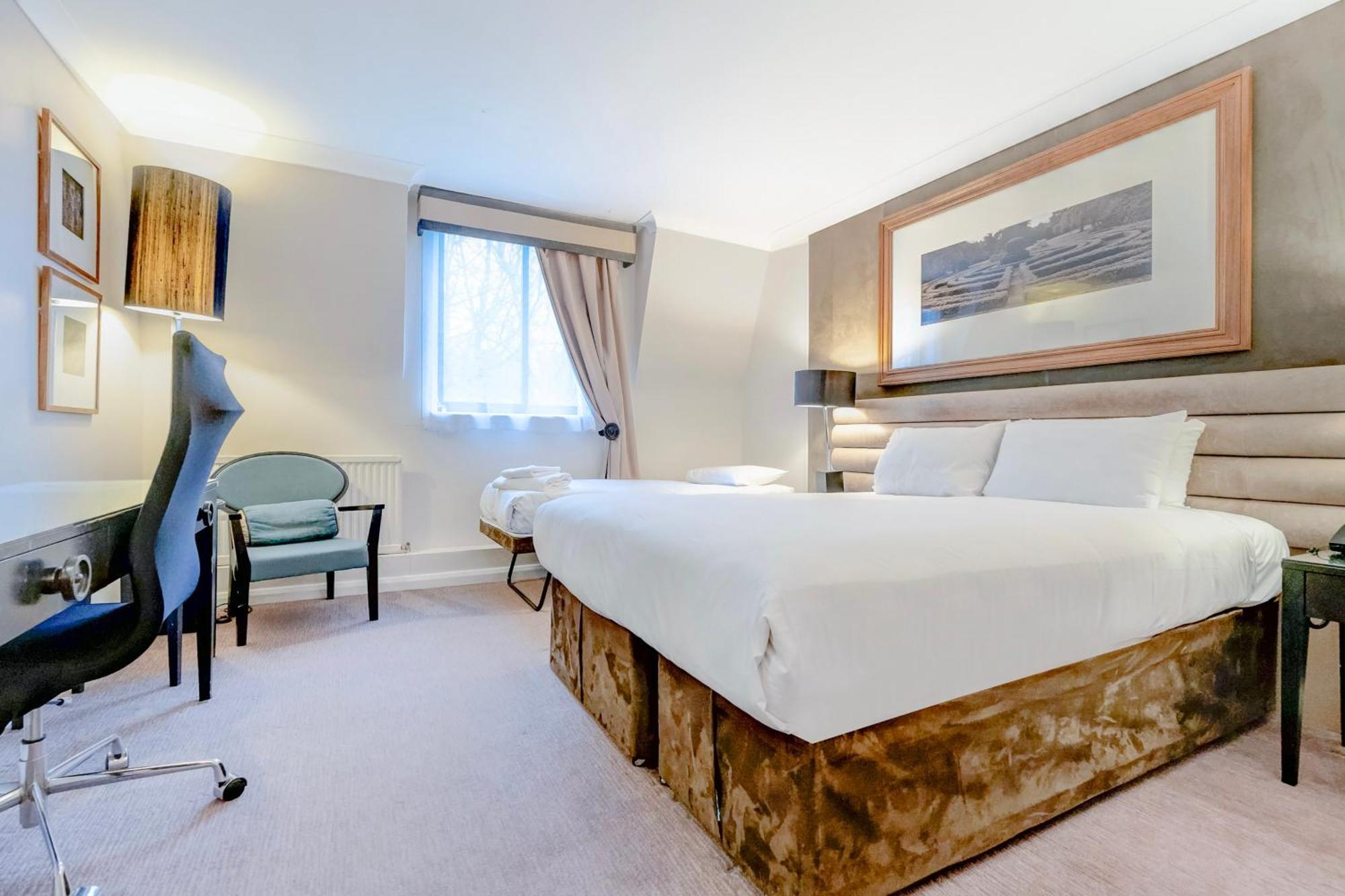 Deluxe Suite